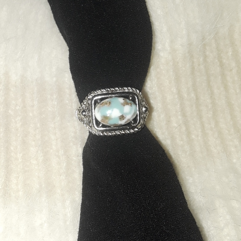 Fashion ring